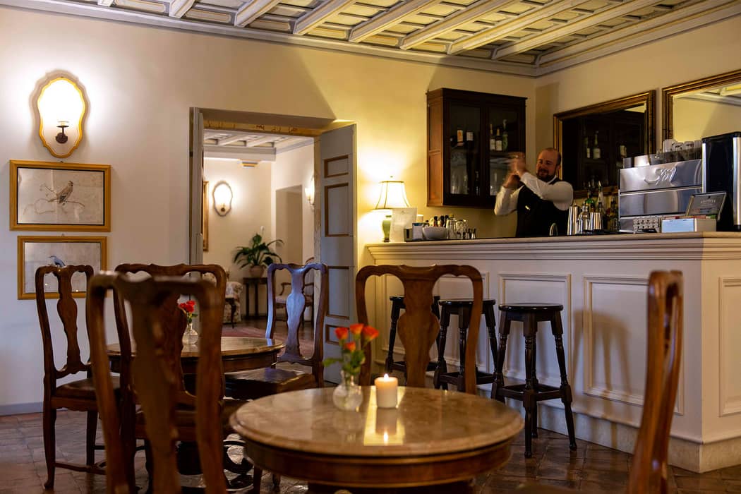 Bar 01